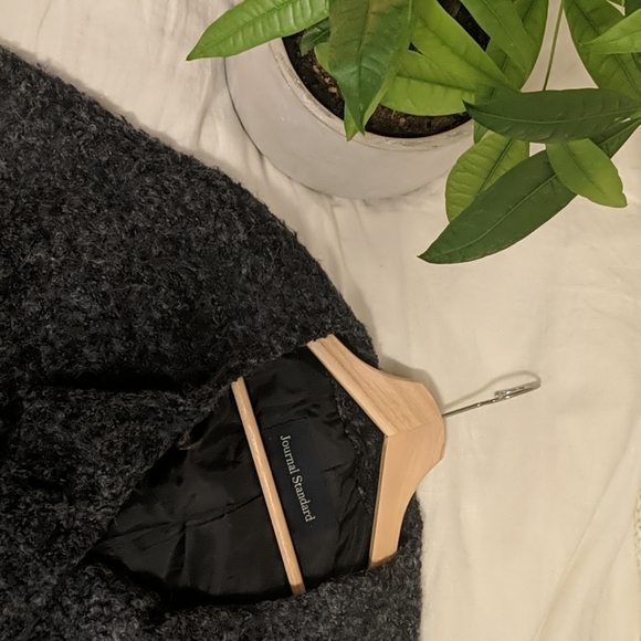 Grey Coat - Picture 2 of 4